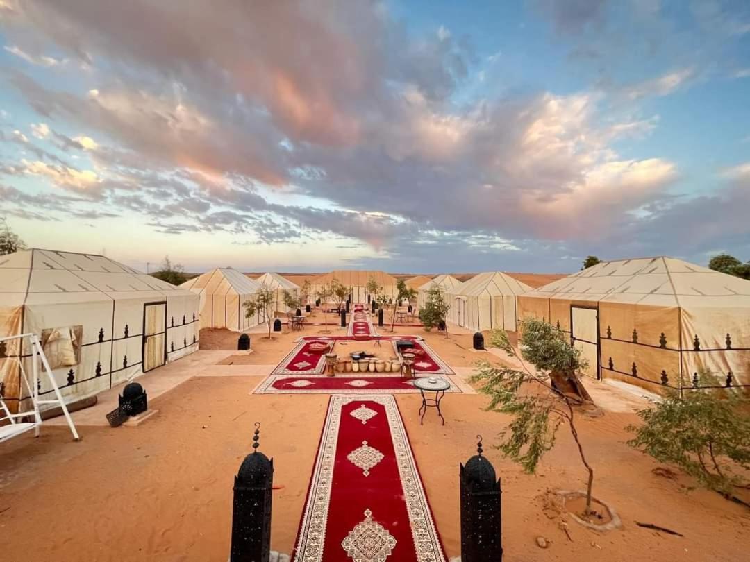 Family Luxury Glamping Hotel Merzouga Exterior foto
